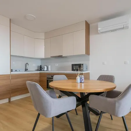 Awesome Apartment In Tucepi With Wifi *